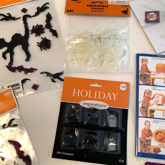 Halloween Decorations & Pumpkin Masters Tool With Stencils - Picture 5 of 8